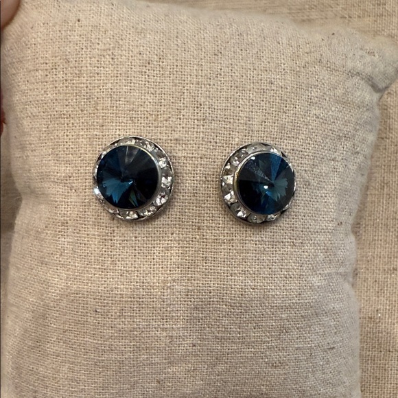 Elegant Blue and Silver Stud Earrings - Picture 2 of 2